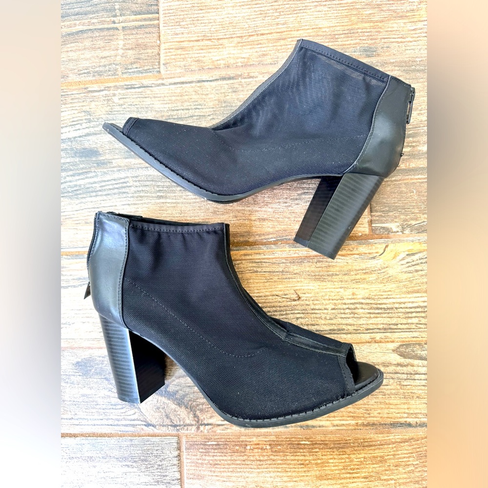JENNY FAIRY Black Mesh Bootie NWOB 41